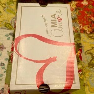 Mia Amore Sandals. Black with tanned soul. Memory foam and very comfortable.